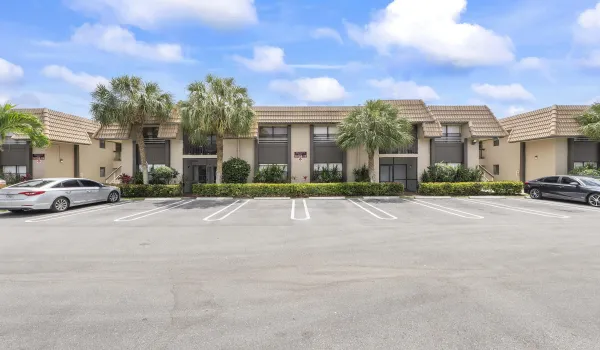 10710 Royal Palm Blvd_012