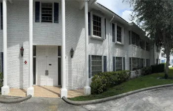 First Floor / Corner