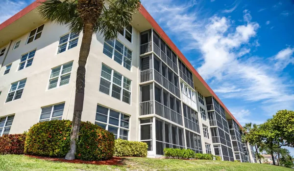 3180 NE 48CT unit 201-43