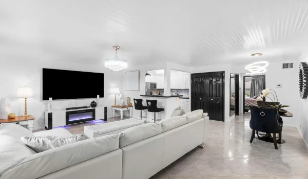 Living Room/Kitchen