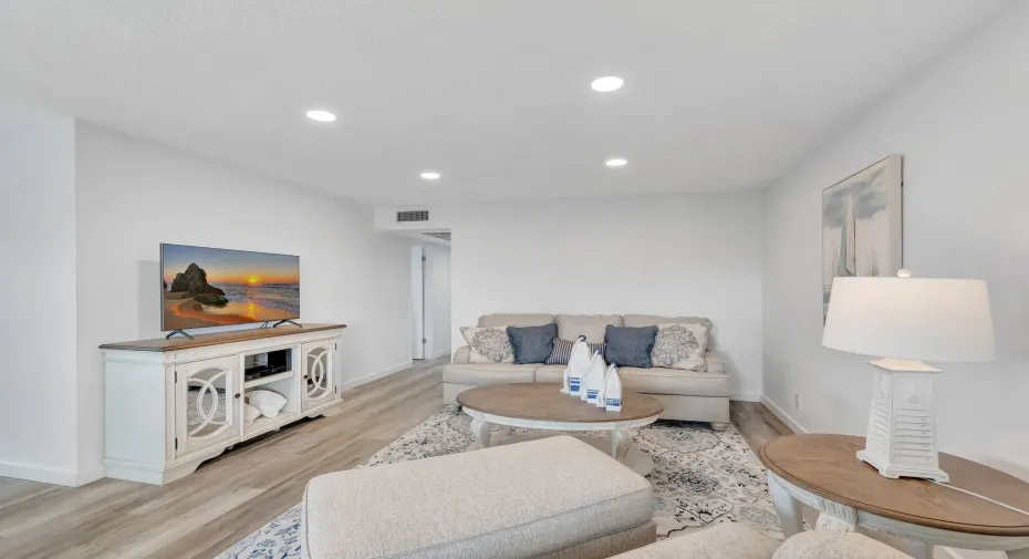 fully furnished turn]key unit