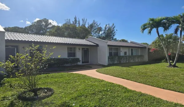 118 LAKE OLIVE DR