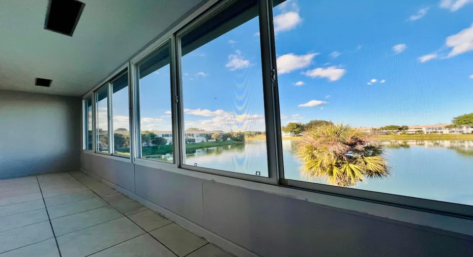 Desirable Century Village Somerset Section 2/2 With Pretty Water Views & Wonderful Updates!