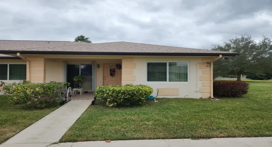 14-exteriorfrontofhouse2