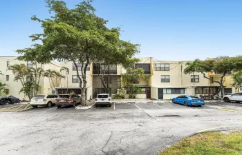 001-20200WestCountryClubDrive-20-Aventur