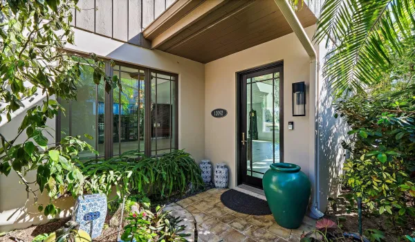 Exterior Front Entry