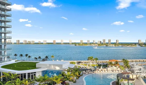 Waterfront luxury condo Palm Beach