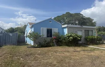 Large Driveway and Lot