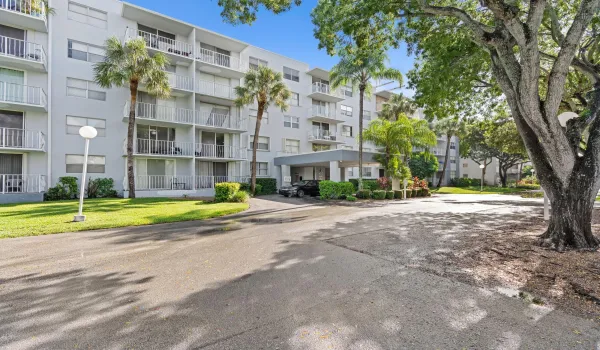 470 Executive Center Drive 5K