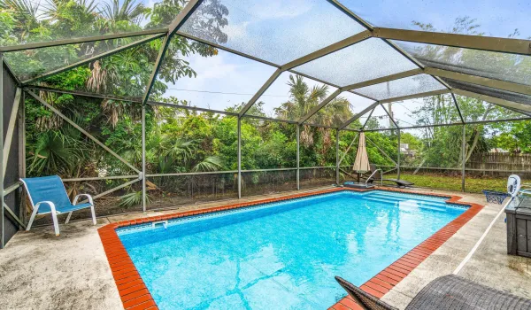 REFRESHING SCREENED POOL!