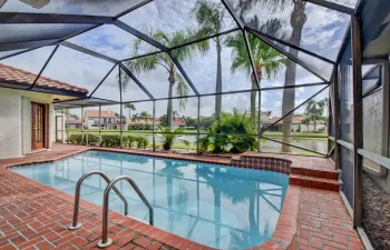 PRIVATE POOL w/SOUTHEAST LAKEVEIW