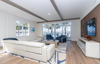 01 184 Lake Dr. Suite 200-