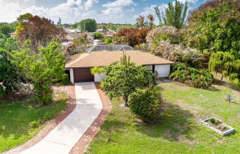 70-web-or-mls-1102-sw-del-rio-blvd