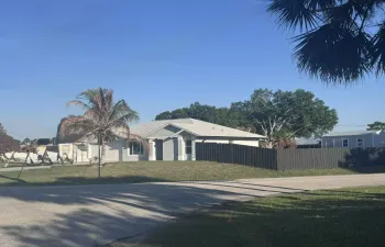 CORNER LOT - FRONT