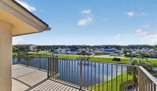 701SeafarerCir#504(25)