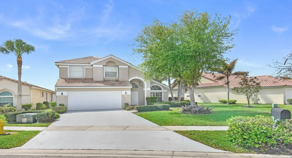 BEAUTIFUL GOLF VIEW HOME