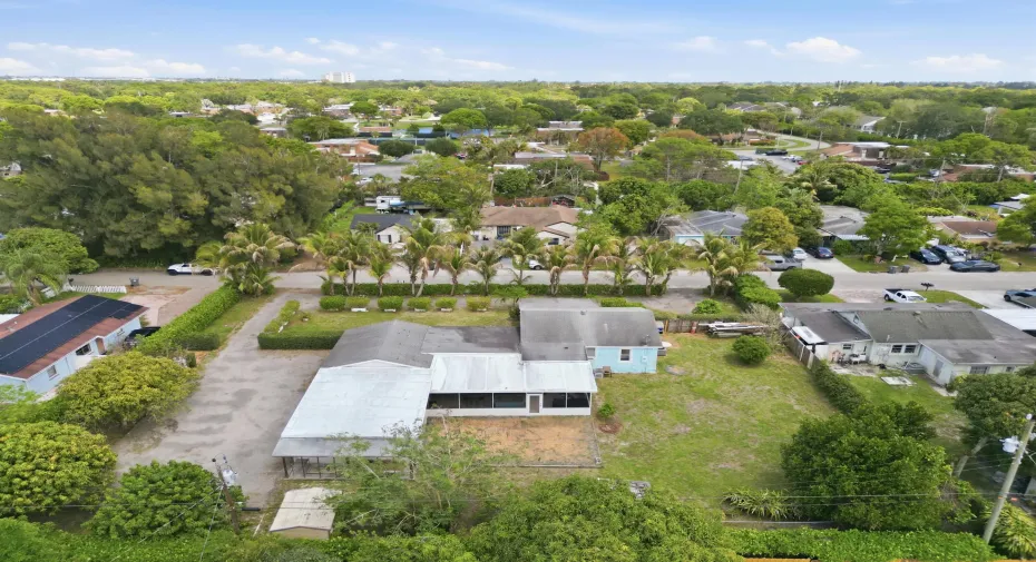 Half acre lot zoned multi family in the heart of west palm beach! build your mansion or an investment property.Don't miss out!
