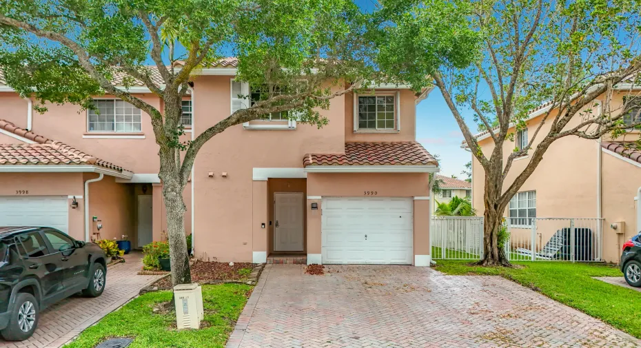 3990 NW 92nd Avenue-12