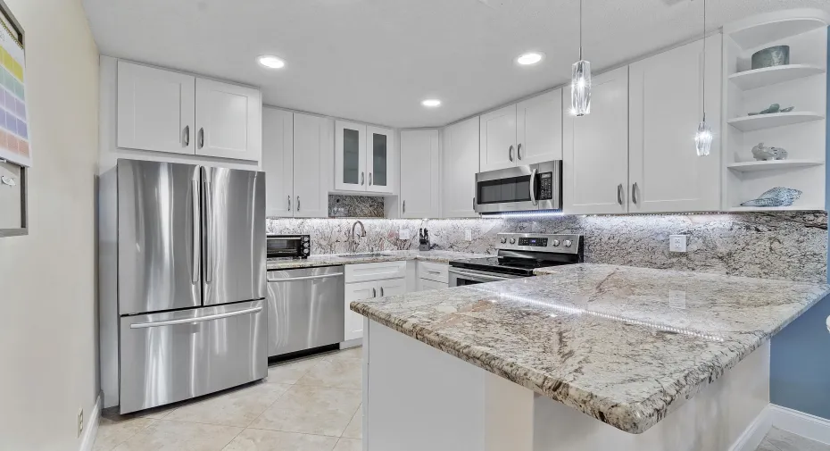250 S Ocean Blvd U274_018