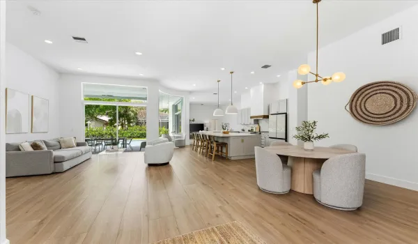 Welcoming open floor plan!