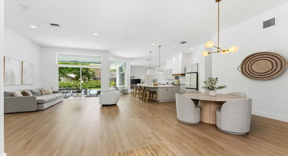 Welcoming open floor plan!
