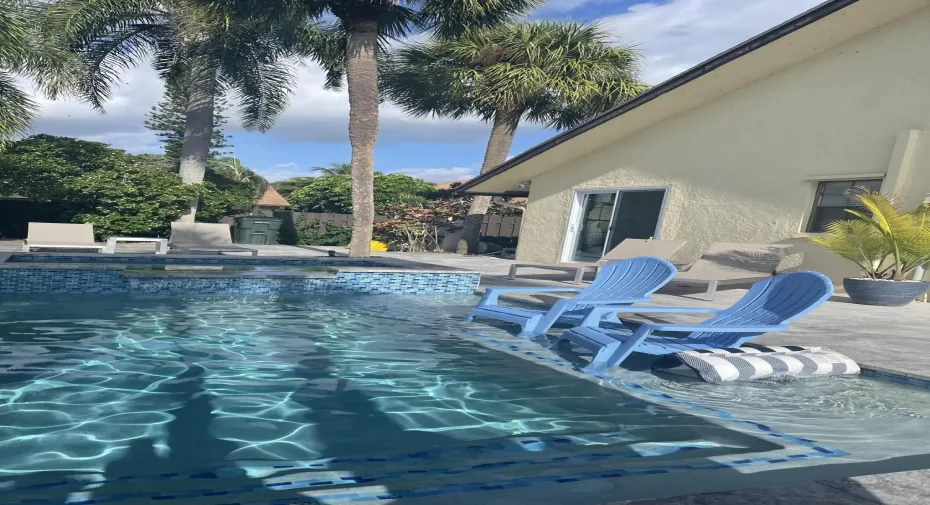 Pool/Jacuzzi