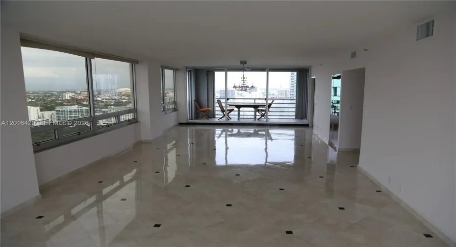 Living / Dining, 360 views, Flow Through Layout
Water and City Views