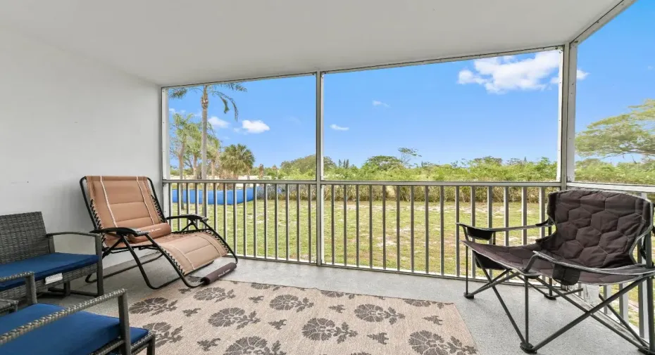 26 Balcony 01