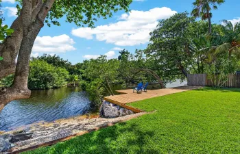Peaceful Middle River Location