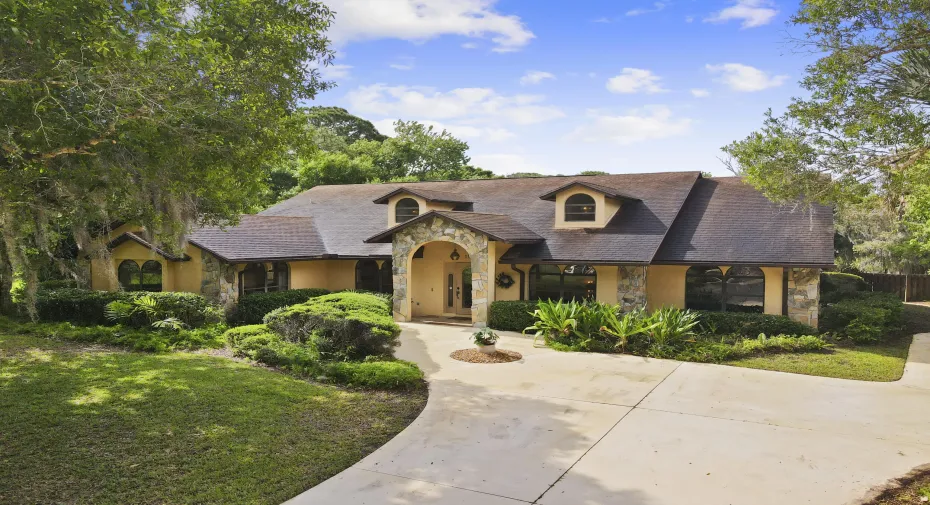 Welcome home to this Detached garage