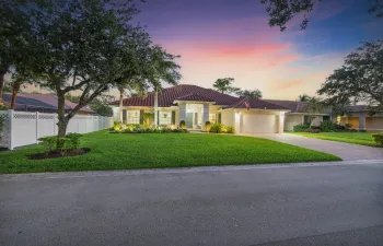 The front view with the prettiest curb appeal at sundown.