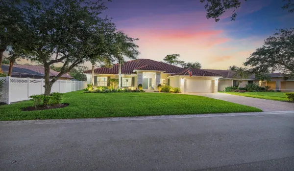 The front view with the prettiest curb appeal at sundown.