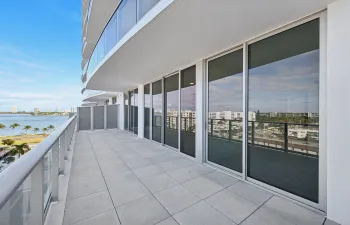 32-web-or-mls-220 Lake Shore Dr 709-S050
