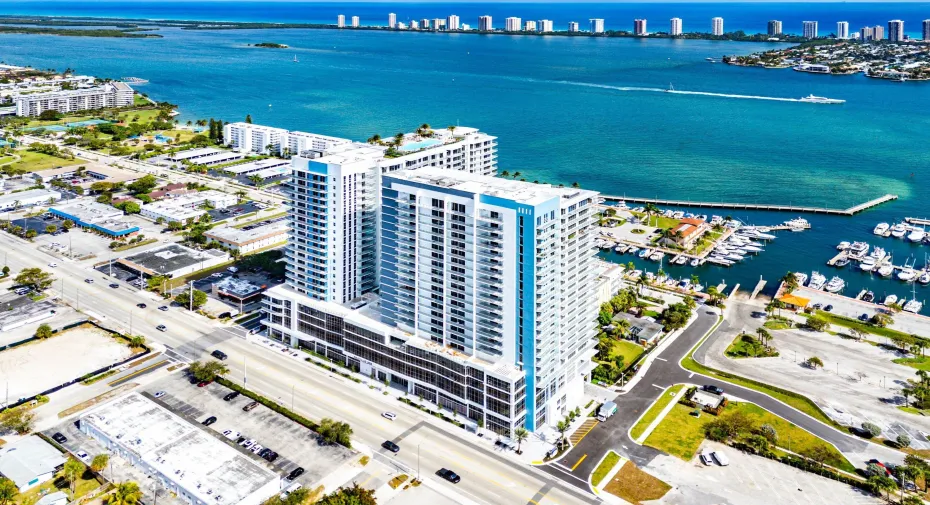 032-220LakeShoreDrive-1613-LakePark-FL-3