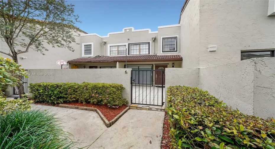 Corner townhouse