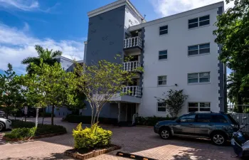40 Isle of Venice Dr Front