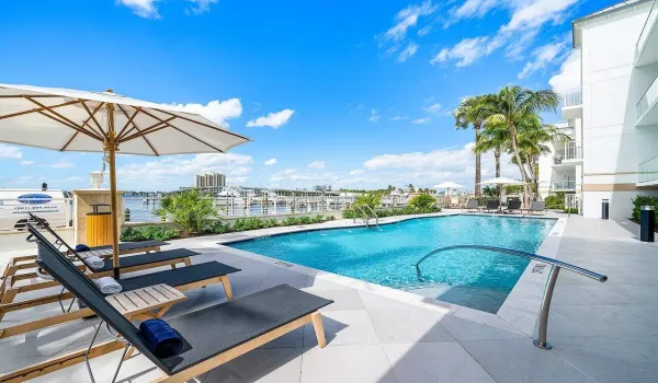 havn-marina-pool