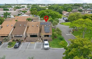 End unit townhouse with full solar electric