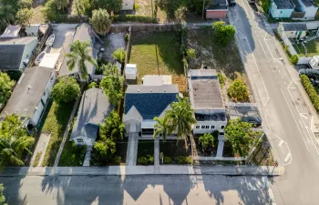 206 N E Street-1001