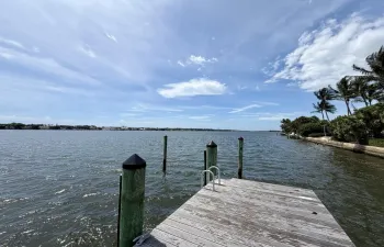 690 Island Dr