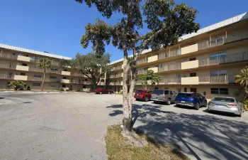 6301-N-Falls-Cir-Dr-Apt-307-HigMedia-001
