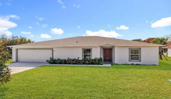 1390 Schumann Drive Front