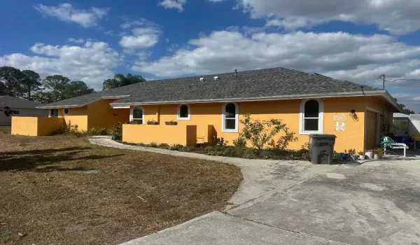 15185 Tangelo driveway