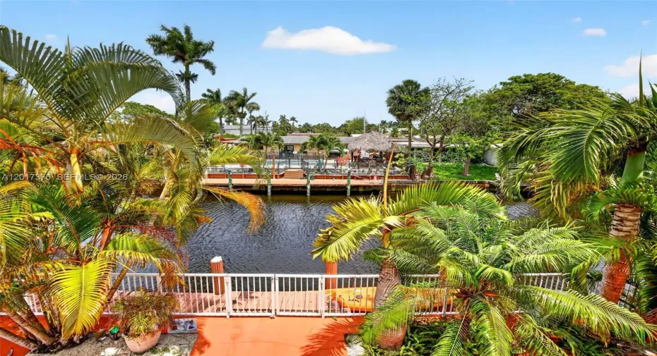 TROPICAL LANDSCAPING 70+ FT ON WATER!