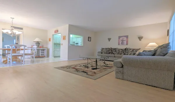 Bright & Spacious Corner Unit -1 Bedroom Updated 1.5 Baths
