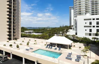 cote-d-azur-pool-deck