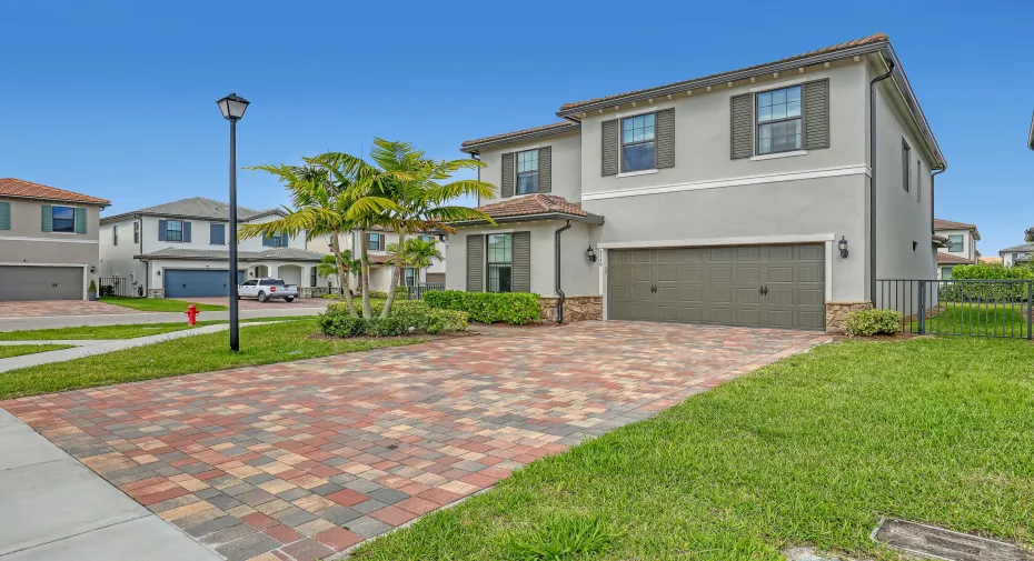 4740 Chantilly (1)