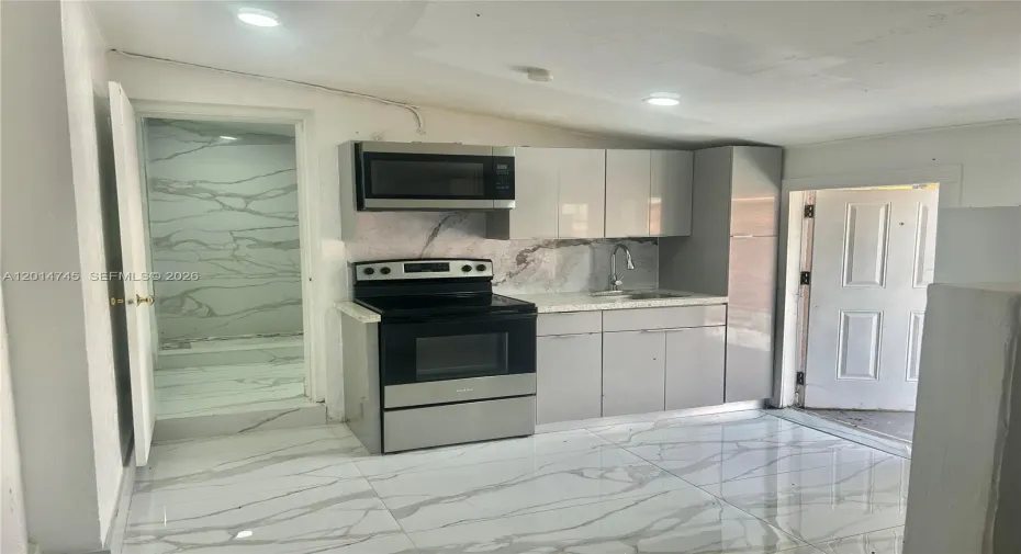 kitchen /dinning area