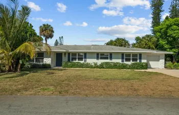 381 SE Edgewood Drive-6