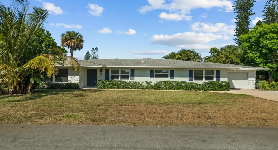 381 SE Edgewood Drive-6